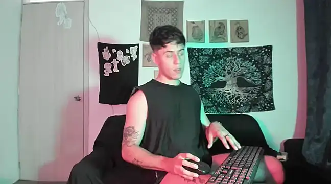 Snapshot of Antonello_Vannucci chatting on January 2025 09:21:01 PM Antonello Vannucci online show from January 2025 09:21:01 PM