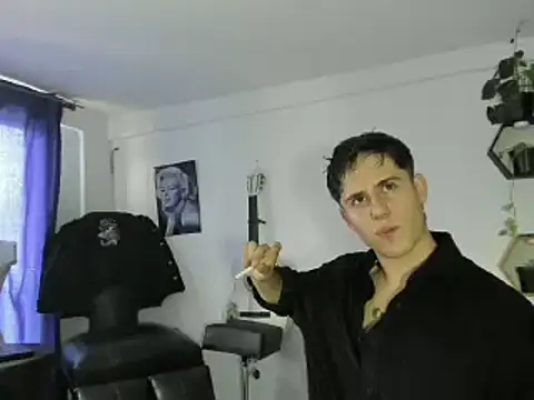 Snapshot of Antonello_Vannucci chatting on March 2025 08:00:01 PM Antonello Vannucci online show from March 2025 08:00:01 PM