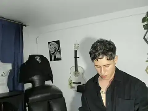 Snapshot of Antonello_Vannucci chatting on March 2025 11:36:02 PM Antonello Vannucci online show from March 2025 11:36:02 PM