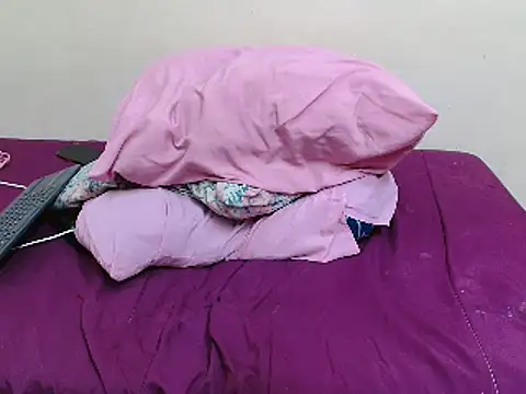 Snapshot of beverlyxxxx chatting on December 2024 05:50:02 PM beverlyxxxx online show from December 2024 05:50:02 PM