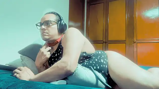 NikkelSofia online show from January 2026 12:10:02 PM