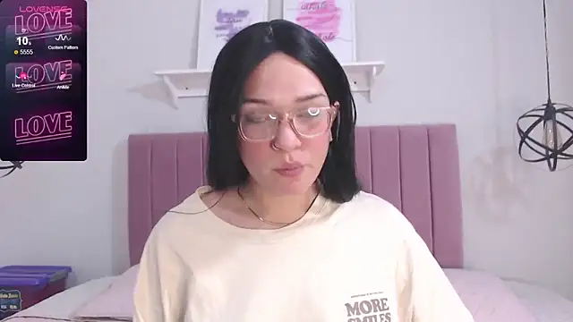 Snapshot of sukimoon chatting on January 2025 05:59:02 AM sukimoon online show from January 2025 05:59:02 AM