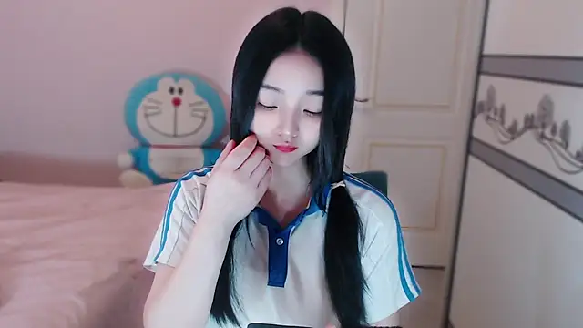 Snapshot of xiao-xiao-D chatting on October 2025 02:33:01 AM xiao-xiao-D online show from October 2025 02:33:01 AM