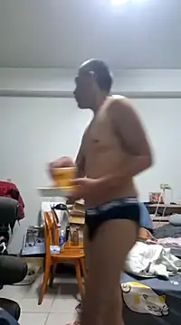 Snapshot of bb770504 chatting on December 2024 01:00:02 PM bb770504 online show from December 2024 01:00:02 PM