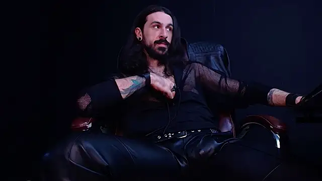 Snapshot of AxelColton chatting on November 2025 11:43:01 AM AxelColton online show from November 2025 11:43:01 AM