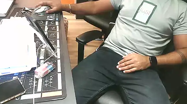 Snapshot of Nil_Talreja chatting on January 2025 06:21:01 AM Nil Talreja online show from January 2025 06:21:01 AM