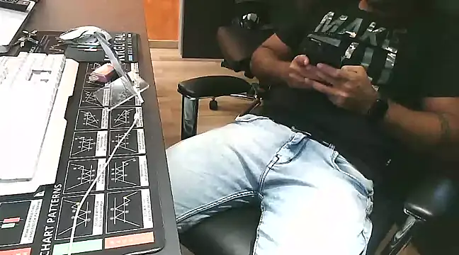 Snapshot of Nil_Talreja chatting on January 2025 05:19:02 AM Nil Talreja online show from January 2025 05:19:02 AM