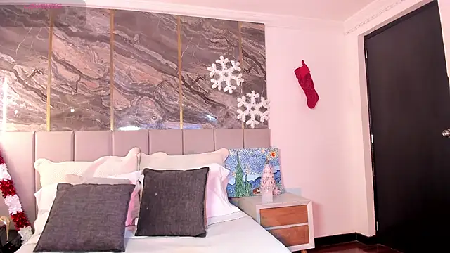 Sienna Blake  online show from December 2025 07:34:02 PM