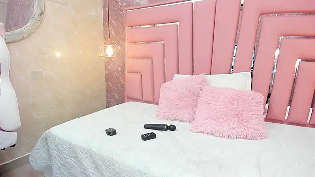 SEXY HOTTIE   online show from January 2025 06:48:01 PM