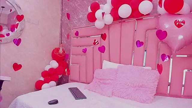 SEXY HOTTIE   online show from February 2025 12:45:02 PM