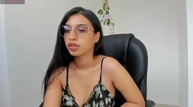 Snapshot of Ninna--1 chatting on February 2025 03:24:02 PM Ninna--1 online show from February 2025 03:24:02 PM