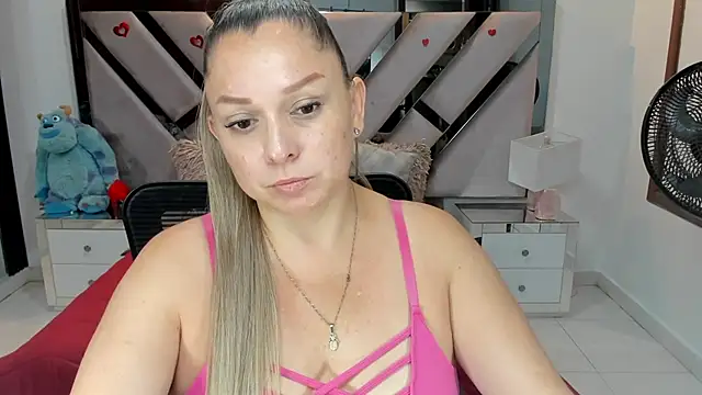 natalia5560 online show from October 2025 12:58:01 PM