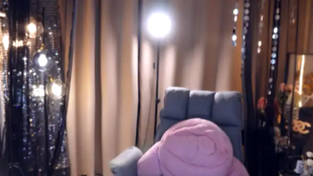 Snapshot of zhdhdbdkx chatting on October 2025 03:54:02 PM zhdhdbdkx online show from October 2025 03:54:02 PM