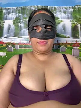 FlatVincy4 online show from September 2025 04:06:02 PM