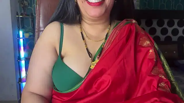 FlatVincy4 online show from February 2026 03:35:02 PM