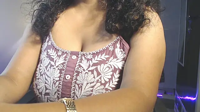 hot menka online show from June 2026 08:58:01 PM