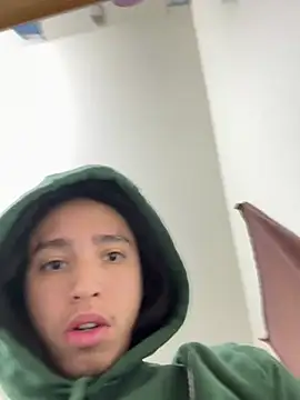 Snapshot of qbaby96 chatting on January 2025 02:51:01 PM qbaby96 online show from January 2025 02:51:01 PM