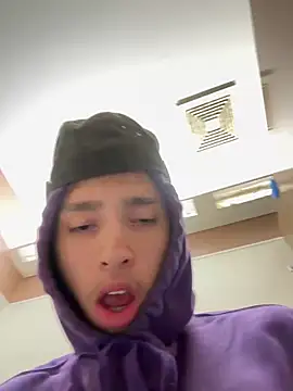 Snapshot of qbaby96 chatting on February 2025 07:55:02 AM qbaby96 online show from February 2025 07:55:02 AM