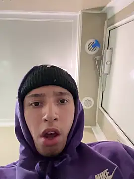 Snapshot of qbaby96 chatting on February 2025 05:53:01 AM qbaby96 online show from February 2025 05:53:01 AM