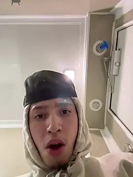 Snapshot of qbaby96 chatting on February 2025 05:24:01 AM qbaby96 online show from February 2025 05:24:01 AM