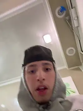 Snapshot of qbaby96 chatting on March 2025 05:53:01 AM qbaby96 online show from March 2025 05:53:01 AM