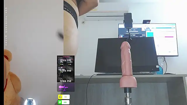 Snapshot of mariana_1_ chatting on January 2025 05:56:01 AM mariana 1 online show from January 2025 05:56:01 AM