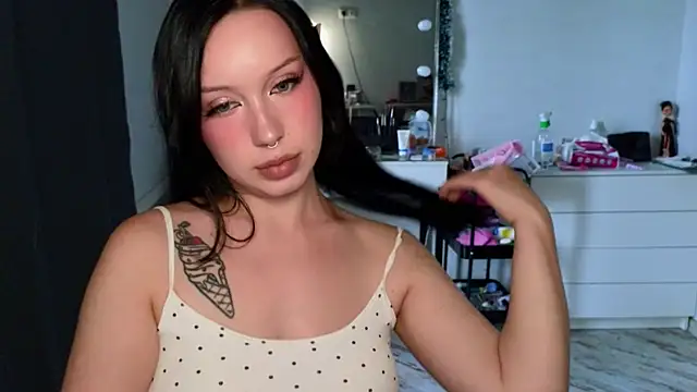 Snapshot of MoranaMissGod chatting on June 2026 02:05:01 PM MoranaMissGod online show from June 2026 02:05:01 PM
