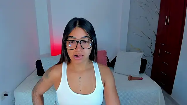 martina roldam online show from April 2026 03:09:02 AM