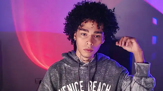 Snapshot of seven7xis chatting on January 2025 05:40:02 AM seven7xis online show from January 2025 05:40:02 AM