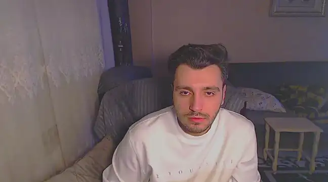 handsomeee04 online show from February 2025 09:39:02 PM