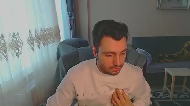 handsomeee04 online show from February 2025 01:48:02 PM