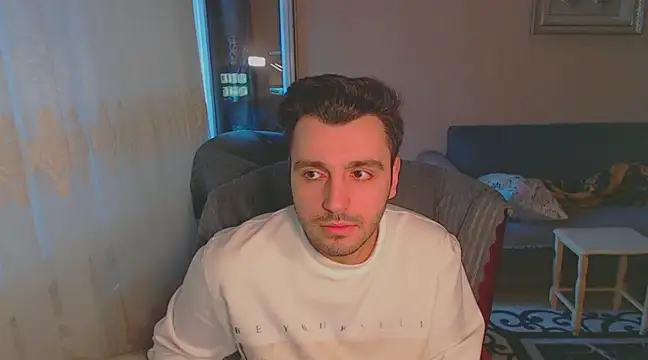 handsomeee04 online show from February 2025 02:59:01 PM