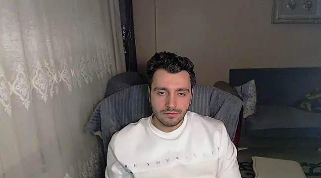 handsomeee04 online show from February 2025 12:39:01 AM