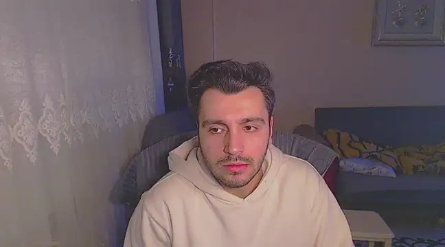 handsomeee04 online show from February 2025 09:49:02 PM