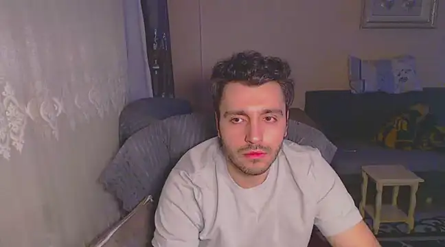 handsomeee04 online show from February 2025 03:25:02 AM