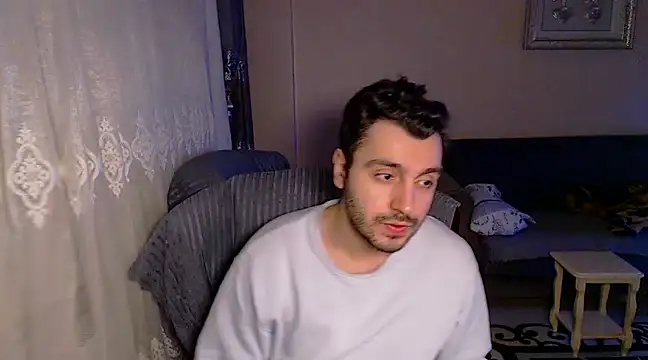 handsomeee04 online show from February 2025 10:37:02 PM