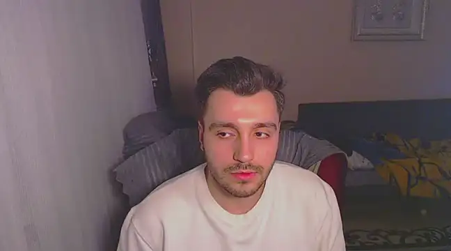 handsomeee04 online show from February 2025 07:49:01 PM