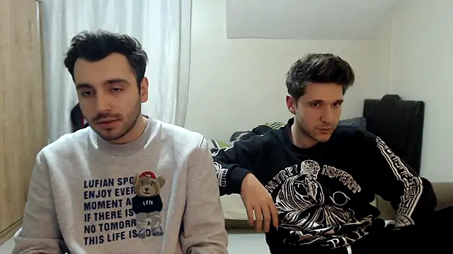 handsomeee04 online show from October 2025 09:15:01 PM