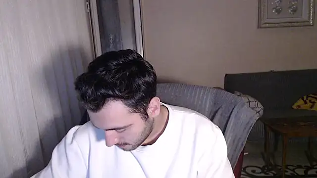 handsomeee04 online show from October 2025 01:52:02 AM