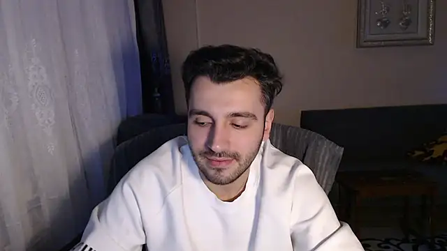 handsomeee04 online show from November 2025 10:15:02 PM