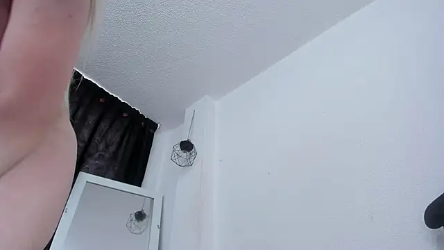 Snapshot of marianneloveee chatting on January 2025 05:53:01 PM marianneloveee online show from January 2025 05:53:01 PM