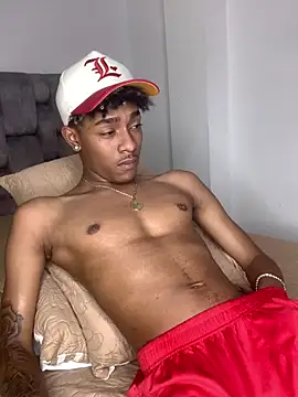 Snapshot of Boy_cock18 chatting on January 2025 07:36:01 AM Boy cock18 online show from January 2025 07:36:01 AM