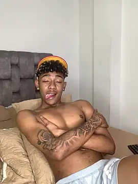 Snapshot of Boy_cock18 chatting on January 2025 06:43:02 AM Boy cock18 online show from January 2025 06:43:02 AM