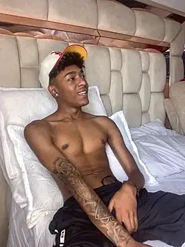 Snapshot of Boy_cock18 chatting on January 2025 03:33:01 PM Boy cock18 online show from January 2025 03:33:01 PM