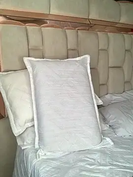 Snapshot of Boy_cock18 chatting on January 2025 08:33:01 PM Boy cock18 online show from January 2025 08:33:01 PM