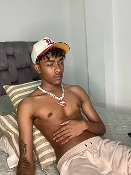 Snapshot of Boy_cock18 chatting on February 2025 02:15:01 AM Boy cock18 online show from February 2025 02:15:01 AM