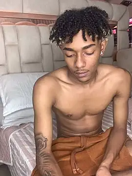 Snapshot of Boy_cock18 chatting on February 2025 01:57:01 AM Boy cock18 online show from February 2025 01:57:01 AM