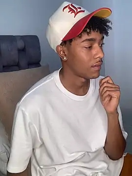 Snapshot of Boy_cock18 chatting on February 2025 06:31:01 AM Boy cock18 online show from February 2025 06:31:01 AM