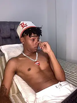 Snapshot of Boy_cock18 chatting on February 2025 02:05:02 AM Boy cock18 online show from February 2025 02:05:02 AM