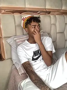 Snapshot of Boy_cock18 chatting on February 2025 04:44:01 PM Boy cock18 online show from February 2025 04:44:01 PM